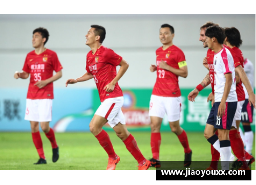 yy易游体育广州恒大惊险战胜大阪樱花，汪昊上演双响遭红牌罚下，凭借主攻优势成功晋级下一轮比赛
